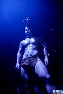 酒吧帅哥图片,光影交错中的风采瞬间