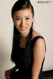 韩冰冰的资料,才华横溢的演艺新星，多面魅力绽放荧屏